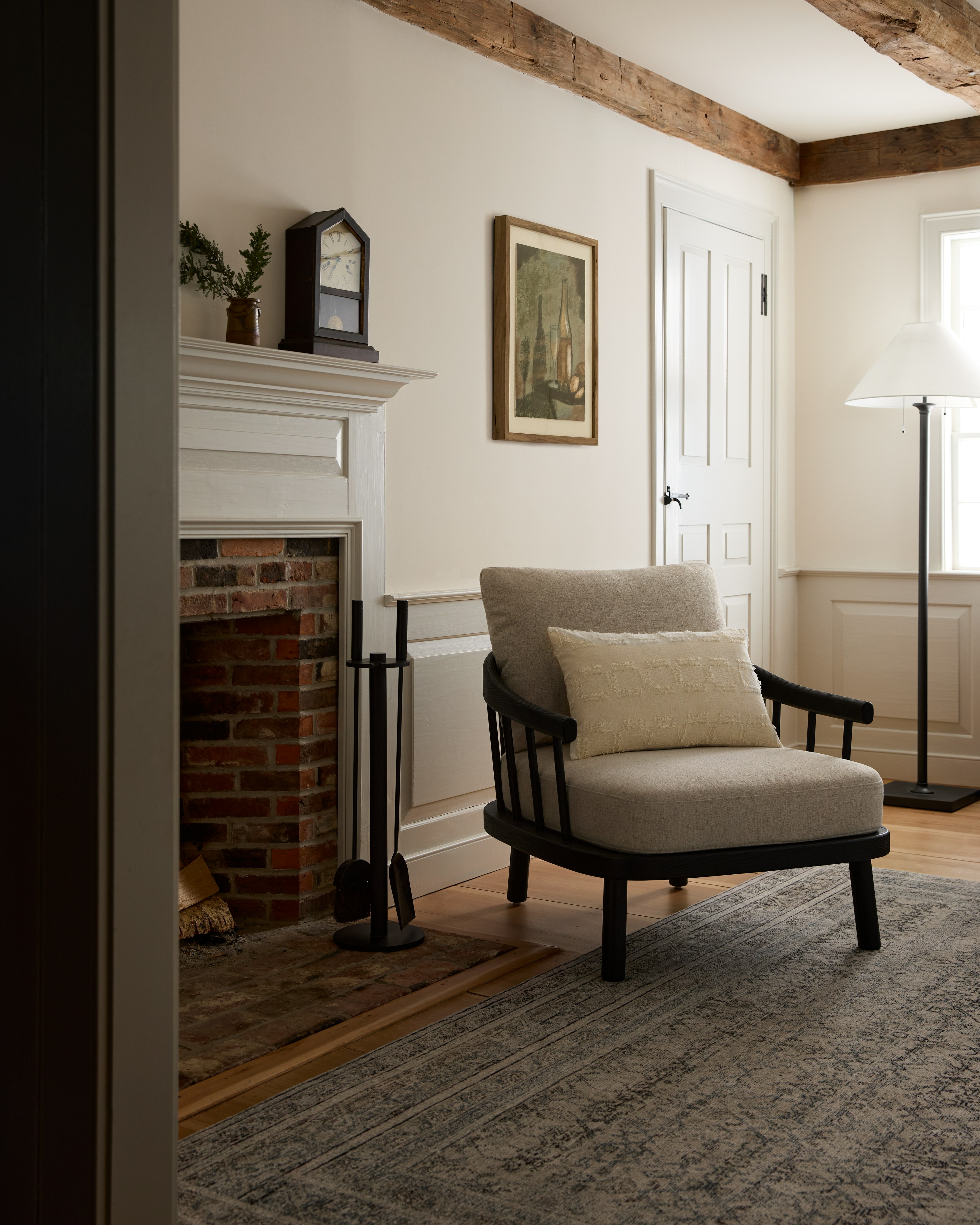 Shown in Holden Natural with Black Oak