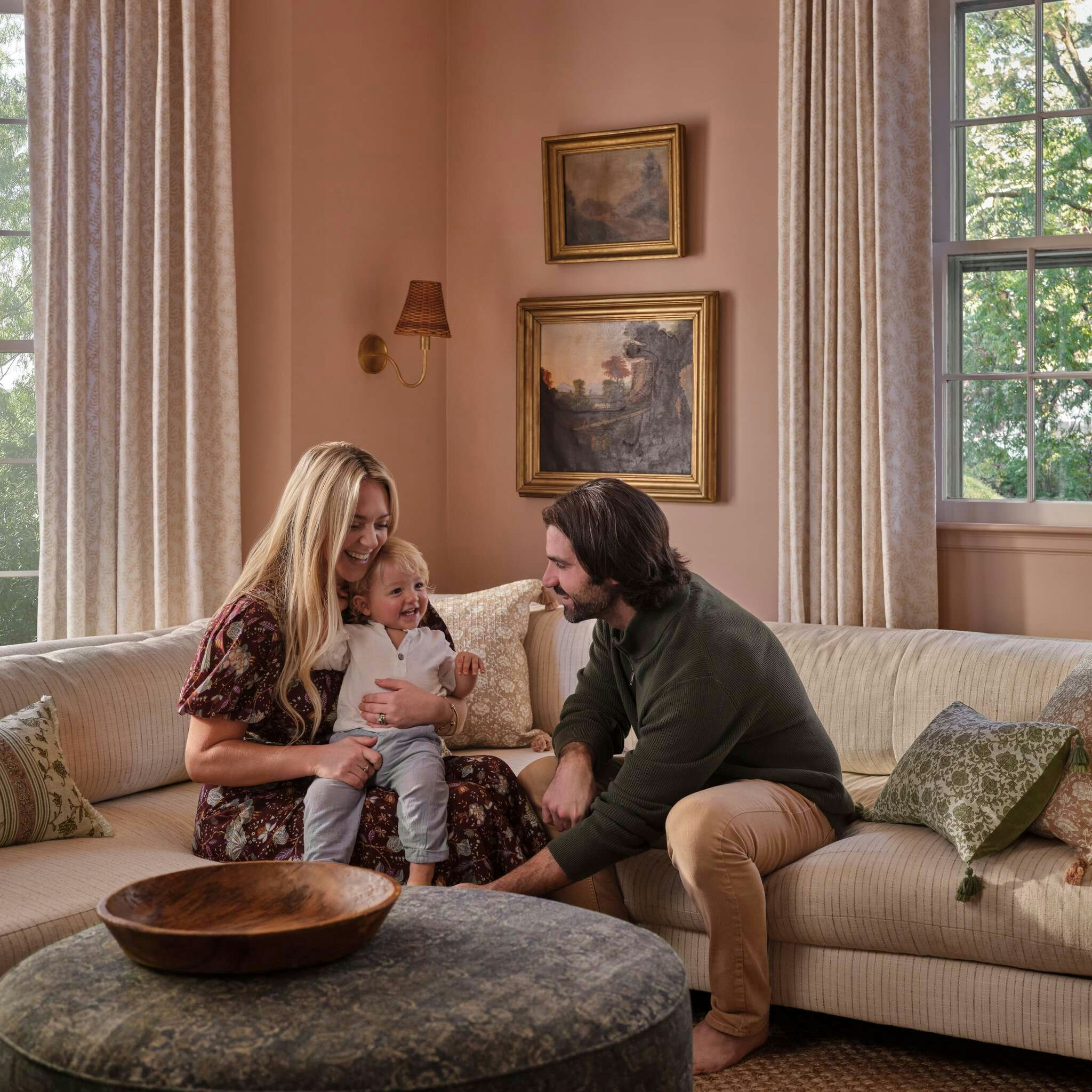 Carley Summers family room image