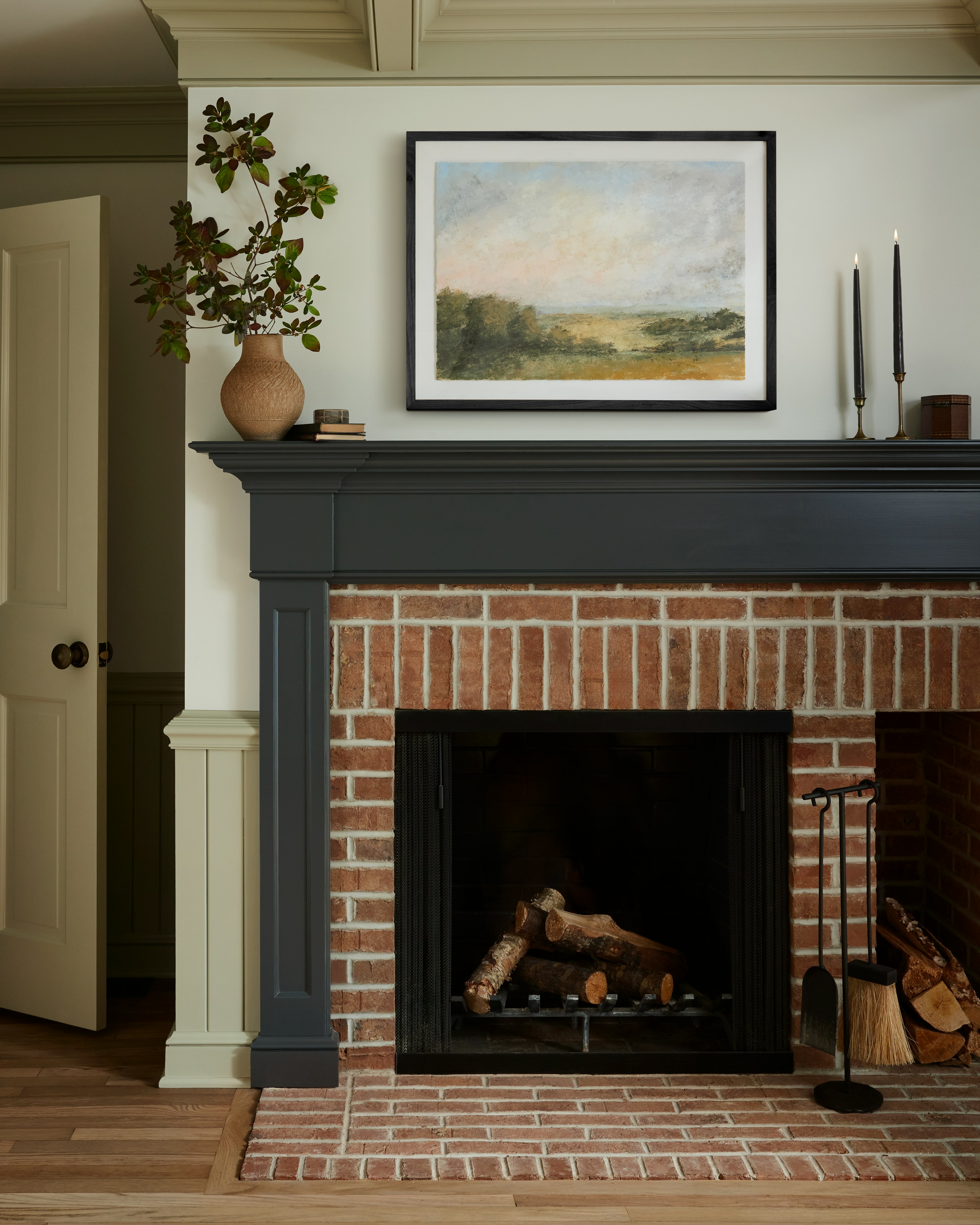 Shown in Black Maple in 32" X 24"