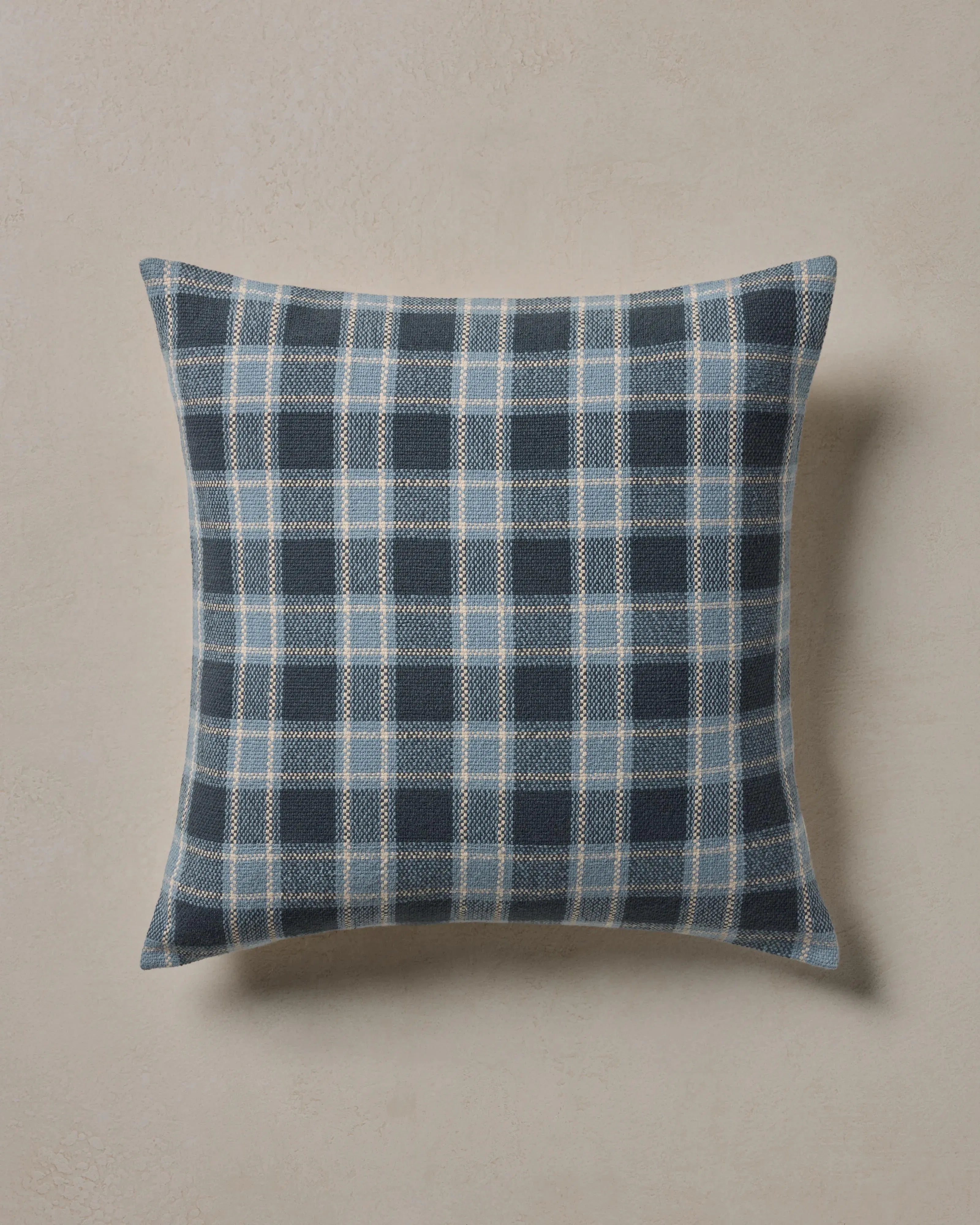 Izzy Pillow | Joon Loloi